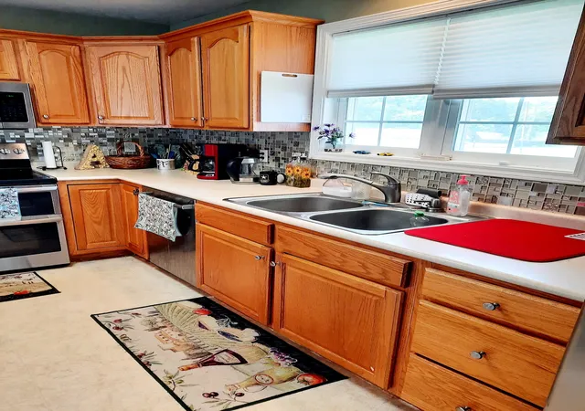Photo 4 of Single family home for sale at 717 Claw Ct, Hopkinsville, KY 42240 | MLS# 3615067 | Listing updated on 2026-10-08