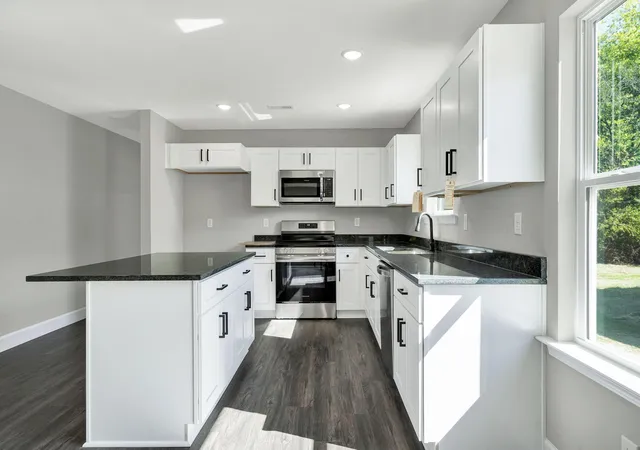 Photo 3 of Single family home for sale at 1016 Tunnel Blvd, Chattanooga, TN 37411 | MLS# 3610408 | Listing updated on 2026-10-02