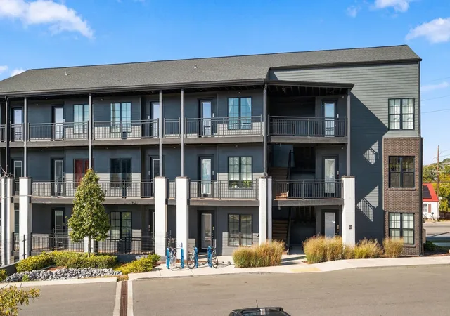 Photo 1 of Condo for sale at 600 E Trinity Ln #302, Nashville, TN 37207 | MLS# 3610948 | Listing updated on 2026-10-03