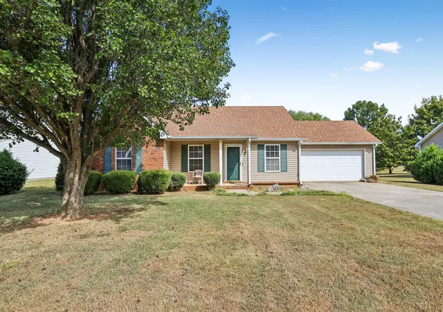 Photo 1 of Single family home for sale at 2914 Holsted Dr, Murfreesboro, TN 37128 | MLS# 3610562 | Listing updated on 2026-10-10