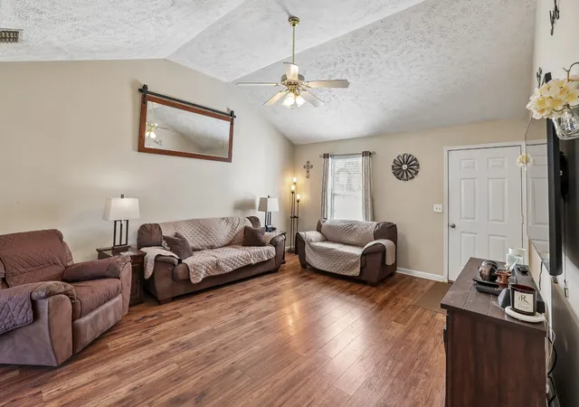 Photo 3 of Single family home for sale at 2914 Holsted Dr, Murfreesboro, TN 37128 | MLS# 3610562 | Listing updated on 2026-10-10