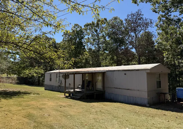 Photo 2 of Manufactured home for sale at 1734 Clydeton Rd, Waverly, TN 37185 | MLS# 3611952 | Listing updated on 2026-10-07