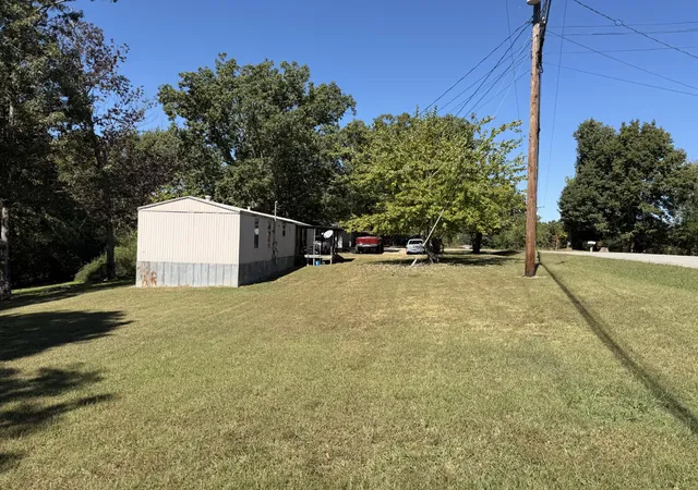 Photo 1 of Manufactured home for sale at 1734 Clydeton Rd, Waverly, TN 37185 | MLS# 3611952 | Listing updated on 2026-10-07