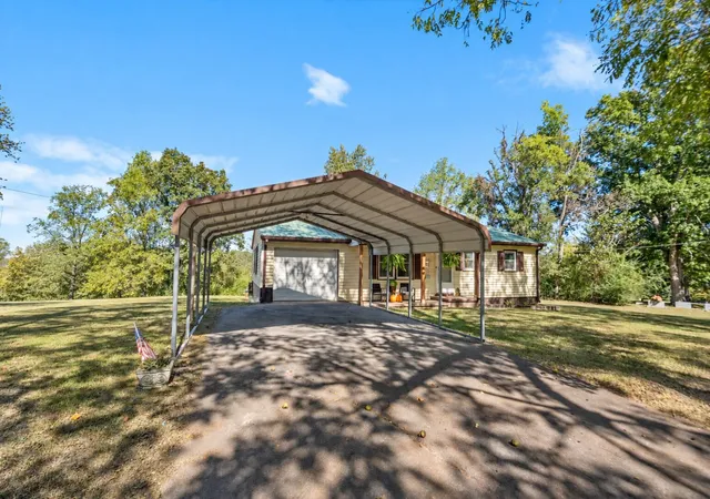 Photo 2 of Single family home for sale at 3125 Green Hl Dr, Centerville, TN 37033 | MLS# 3611415 | Listing updated on 2026-10-04