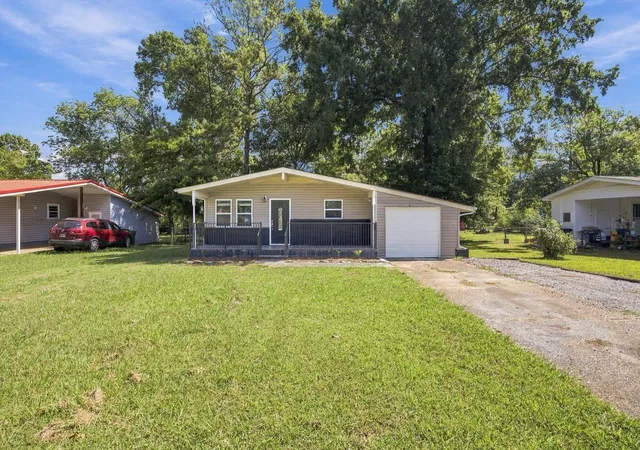 Photo 1 of Single family home for sale at 13 Stovall St, Fort Oglethorpe, GA 30742 | MLS# 3610459 | Listing updated on 2026-10-08