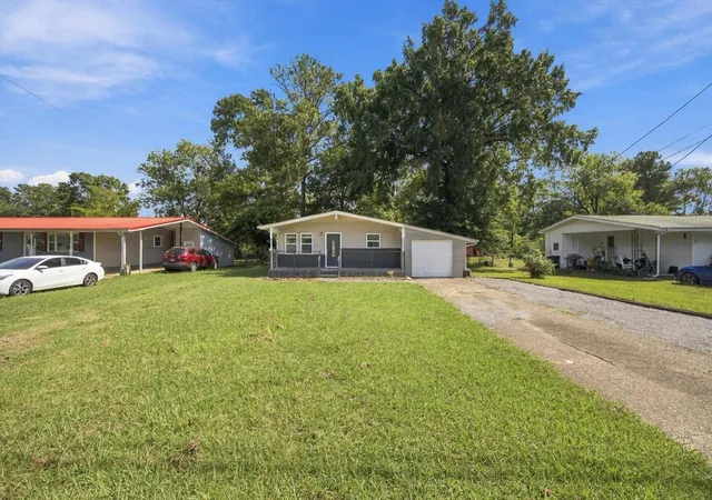 Photo 2 of Single family home for sale at 13 Stovall St, Fort Oglethorpe, GA 30742 | MLS# 3610459 | Listing updated on 2026-10-08