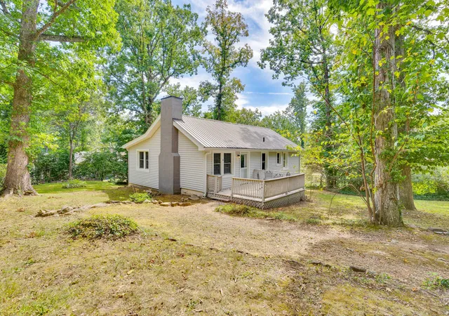 Single family home for sale at 1502 Albion Dr, Signal Mountain, TN 37377 | MLS# 3610460
