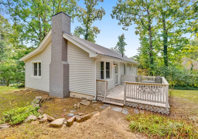 Photo 1 of Single family home for sale at 1502 Albion Dr, Signal Mountain, TN 37377 | MLS# 3610460 | Listing updated on 2026-10-04