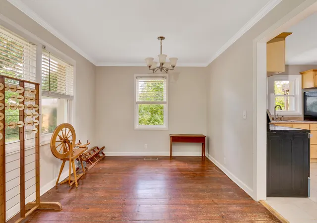 Photo 4 of Single family home for sale at 1502 Albion Dr, Signal Mountain, TN 37377 | MLS# 3610460 | Listing updated on 2026-10-04