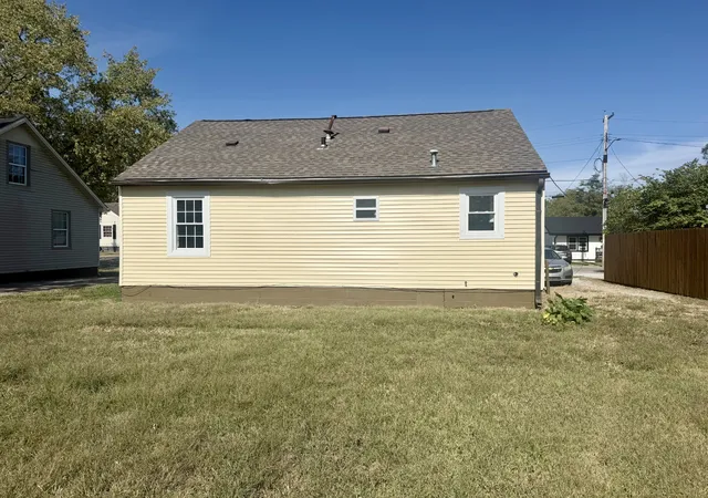 Photo 3 of Single family home for sale at 419 East 23rd, Hopkinsville, KY 42240 | MLS# 3610516 | Listing updated on 2026-10-05