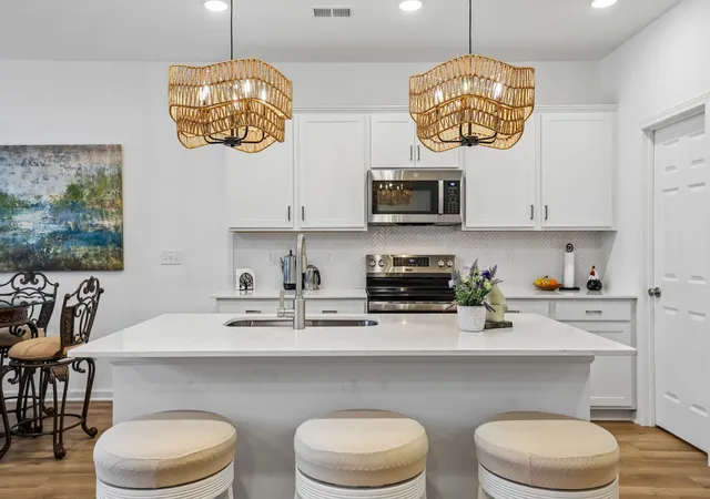 Photo 2 of Townhouse for sale at 2900 Suzanne Landon Dr #A3, Murfreesboro, TN 37130 | MLS# 3610772 | Listing updated on 2026-10-16