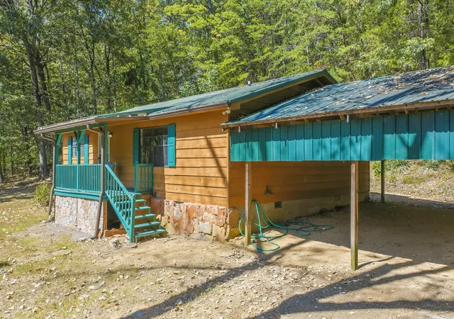 Photo 2 of Single family home for sale at 9512 Mount Carmel Rd, Decaturville, TN 38329 | MLS# 3612469 | Listing updated on 2026-10-07