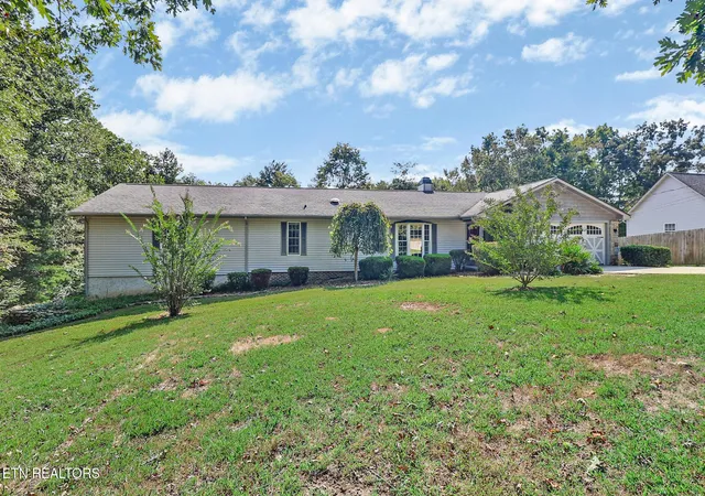 Photo 2 of Single family home for sale at 682 Villageway, Crossville, TN 38555 | MLS# 3610498 | Listing updated on 2026-10-07