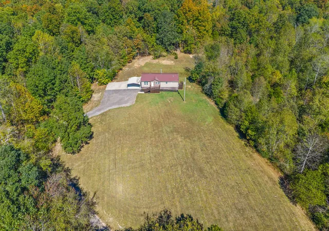 Photo 3 of Manufactured home for sale at 4751 Devers Rd, Southside, TN 37171 | MLS# 3613147 | Listing updated on 2026-10-07
