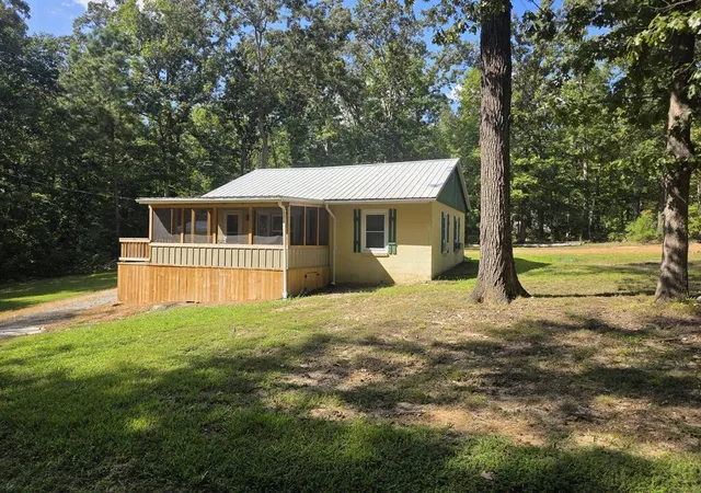 Photo 3 of Single family home for sale at 372 Catfish Rd, Buchanan, TN 38222 | MLS# 3610532 | Listing updated on 2026-10-02