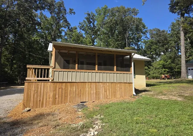 Photo 3 of Single family home for sale at 372 Catfish Rd, Buchanan, TN 38222 | MLS# 3610532 | Listing updated on 2026-10-02