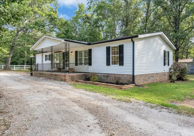 Photo 2 of Manufactured home for sale at 80 Elm Ln, Beechgrove, TN 37018 | MLS# 3611200 | Listing updated on 2026-10-07
