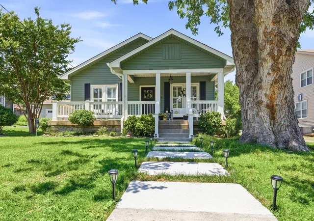 Photo 1 of Single family home for sale at 2908 Westmoreland Dr, Nashville, TN 37212 | MLS# 3611292 | Listing updated on 2026-10-08