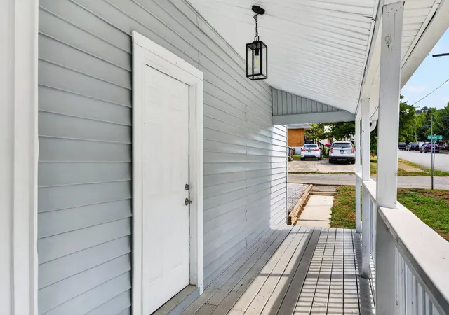 Photo 4 of Single family home for sale at 1701 Stanfiel St, Chattanooga, TN 37406 | MLS# 3610555 | Listing updated on 2026-10-02