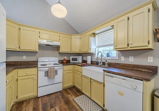 Photo 1 of Single family home for sale at 256 Cypress Ave, Selmer, TN 38375 | MLS# 3610564 | Listing updated on 2026-10-09