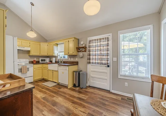 Photo 4 of Single family home for sale at 256 Cypress Ave, Selmer, TN 38375 | MLS# 3610564 | Listing updated on 2026-10-09