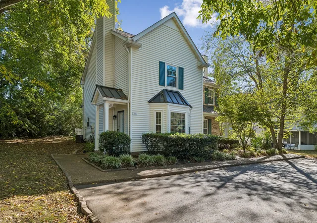 Photo 2 of Townhouse for sale at 307 Chase Ct, Franklin, TN 37064 | MLS# 3619382 | Listing updated on 2026-10-19