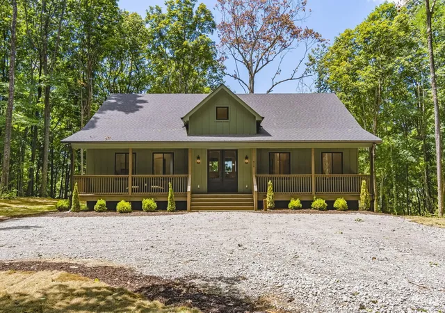 Photo 4 of Single family home for sale at 824 Valley View Dr, Altamont, TN 37301 | MLS# 3610576 | Listing updated on 2026-10-02