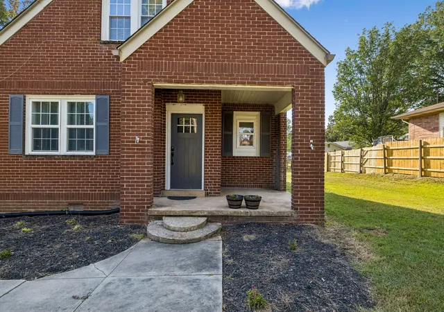 Photo 2 of Single family home for sale at 181 Washington Ave, Camden, TN 38320 | MLS# 3610610 | Listing updated on 2026-10-02
