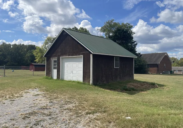 Photo 2 of Single family home for sale at 1260 Verona Caney Ave, Lewisburg, TN 37091 | MLS# 3612705 | Listing updated on 2026-10-07