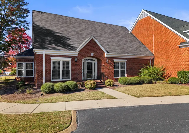 Photo 1 of Single family home for sale at 44 Wyndermere, Hendersonville, TN 37075 | MLS# 3628849 | Listing updated on 2026-10-30