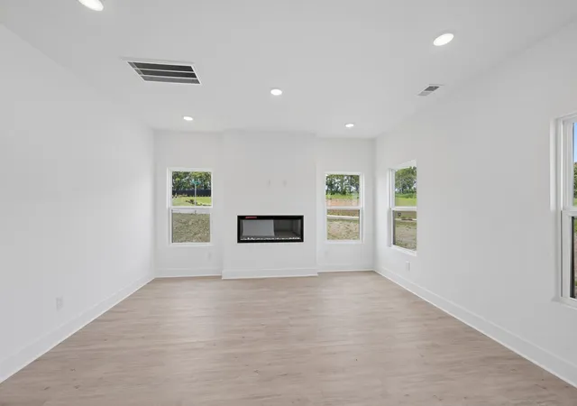 Photo 3 of Single family home for sale at 3201 Gravity Dr, Columbia, TN 38401 | MLS# 3610608 | Listing updated on 2026-10-07