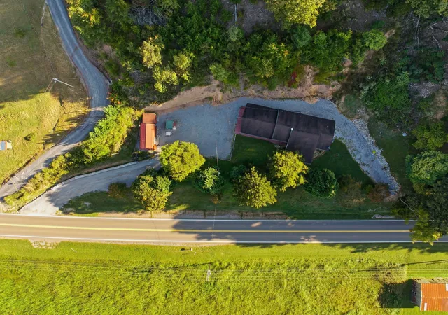 Photo 2 of Single family home for sale at 1958 Highway 25 70 E, Del Rio, TN 37727 | MLS# 3610794 | Listing updated on 2026-10-03