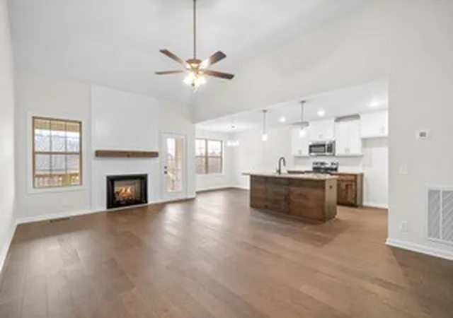 Photo 2 of Single family home for sale at 317 Tisha Ct, Clarksville, TN 37042 | MLS# 3611807 | Listing updated on 2026-10-21