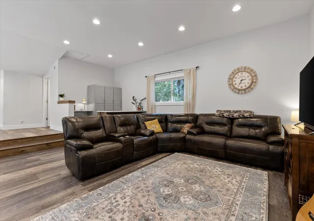 Photo 3 of Single family home for sale at 6607 Snow Hl Rd, Ooltewah, TN 37363 | MLS# 3610626 | Listing updated on 2026-10-05