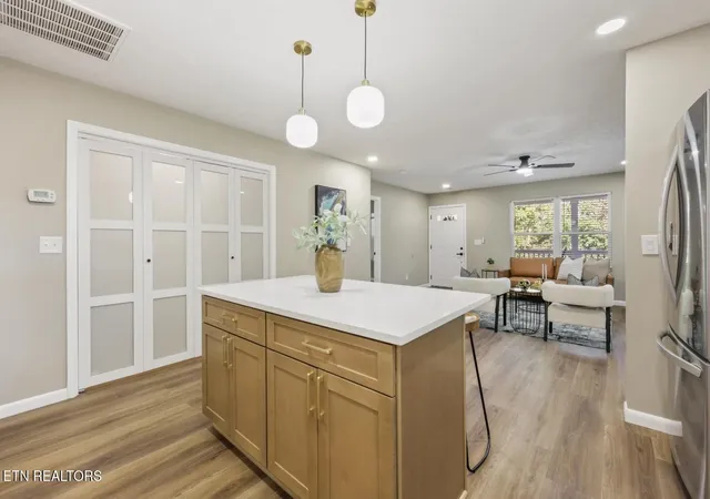 Photo 4 of Single family home for sale at 412 Mayfield Ave, Knoxville, TN 37920 | MLS# 3610631 | Listing updated on 2026-10-07