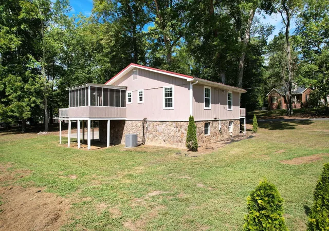 Photo 3 of Single family home for sale at 374 Marina Hills Cir NW, Charleston, TN 37310 | MLS# 3610632 | Listing updated on 2026-10-02