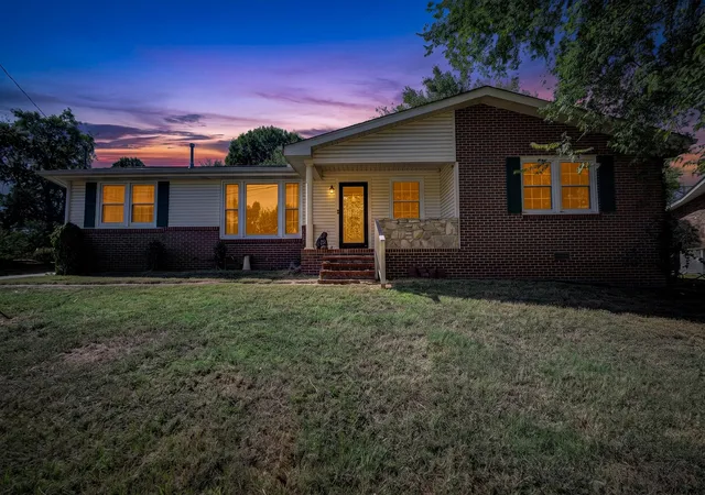 Single family home for sale at 2821 Creekview Dr, Nashville, TN 37217 | MLS# 3611013