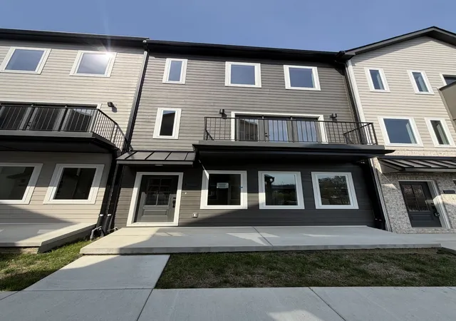 Photo 1 of Townhouse for sale at 6124 Robertson Ave #8, Nashville, TN 37209 | MLS# 3611030 | Listing updated on 2026-10-04