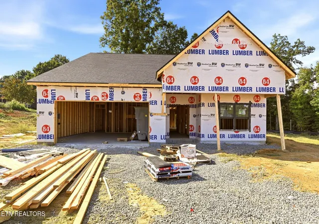 Photo 1 of Single family home for sale at 825 Greenhead Ln, Knoxville, TN 37924 | MLS# 3610704 | Listing updated on 2026-10-02