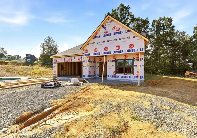 Photo 2 of Single family home for sale at 825 Greenhead Ln, Knoxville, TN 37924 | MLS# 3610704 | Listing updated on 2026-10-02