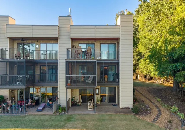 Photo 1 of Condo for sale at 4312 Lakeshore Ln #202, Chattanooga, TN 37415 | MLS# 3610713 | Listing updated on 2026-10-07