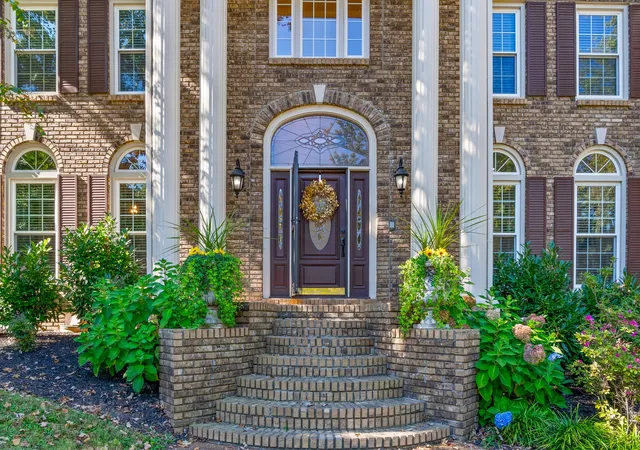 Photo 3 of Single family home for sale at 2704 Wakefield Dr, Clarksville, TN 37043 | MLS# 3615054 | Listing updated on 2026-10-08