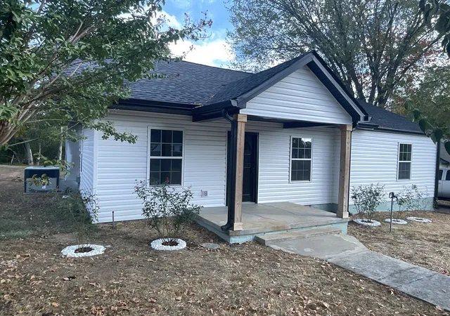 Photo 2 of Single family home for sale at 123 Butler St, Shelbyville, TN 37160 | MLS# 3612091 | Listing updated on 2026-10-06