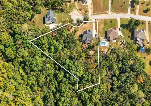 Photo 3 of Single family home for sale at 115 Jacobs Way, Bon Aqua, TN 37025 | MLS# 3611035 | Listing updated on 2026-10-03