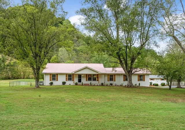 Photo 2 of Single family home for sale at 315 Little Crk Rd, Pleasant Shade, TN 37145 | MLS# 3610765 | Listing updated on 2026-10-23
