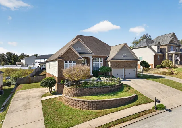 Photo 2 of Single family home for sale at 9647 Wiltshire Dr, Ooltewah, TN 37363 | MLS# 3610744 | Listing updated on 2026-10-06