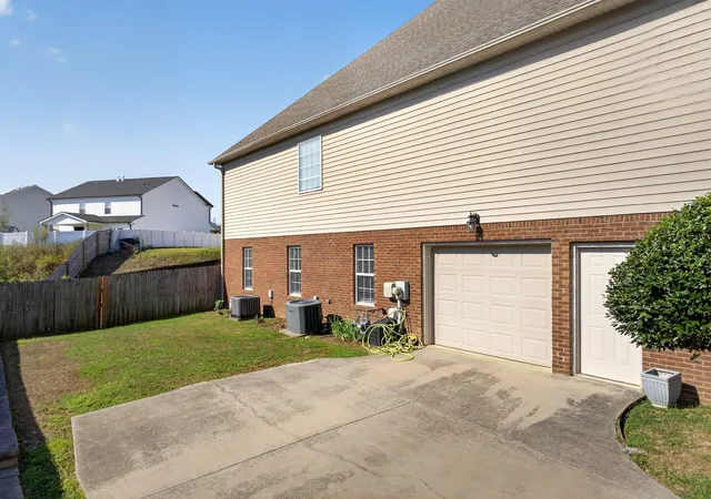 Photo 3 of Single family home for sale at 9647 Wiltshire Dr, Ooltewah, TN 37363 | MLS# 3610744 | Listing updated on 2026-10-06