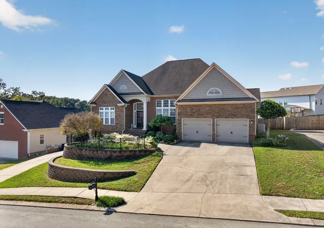 Photo 3 of Single family home for sale at 9647 Wiltshire Dr, Ooltewah, TN 37363 | MLS# 3610744 | Listing updated on 2026-10-06