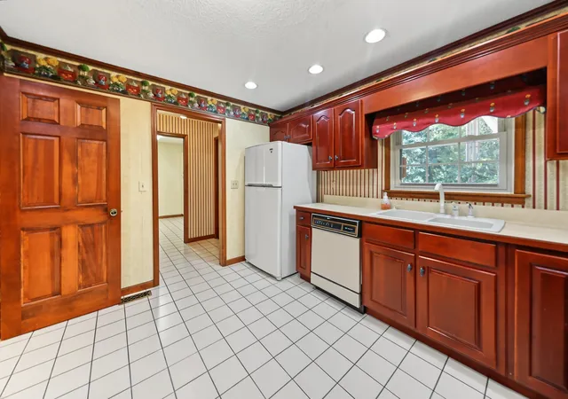 Photo 3 of Single family home for sale at 1235 Golf Crse Rd, Newport, TN 37821 | MLS# 3610788 | Listing updated on 2026-10-02