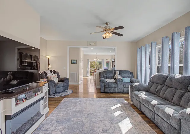 Photo 2 of Single family home for sale at 1901 Sheffield Ln, Columbia, TN 38401 | MLS# 3622210 | Listing updated on 2026-10-18